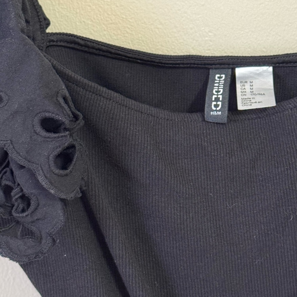 H&M Black floral Top with Embroidered design (M) - Picture 7 of 7